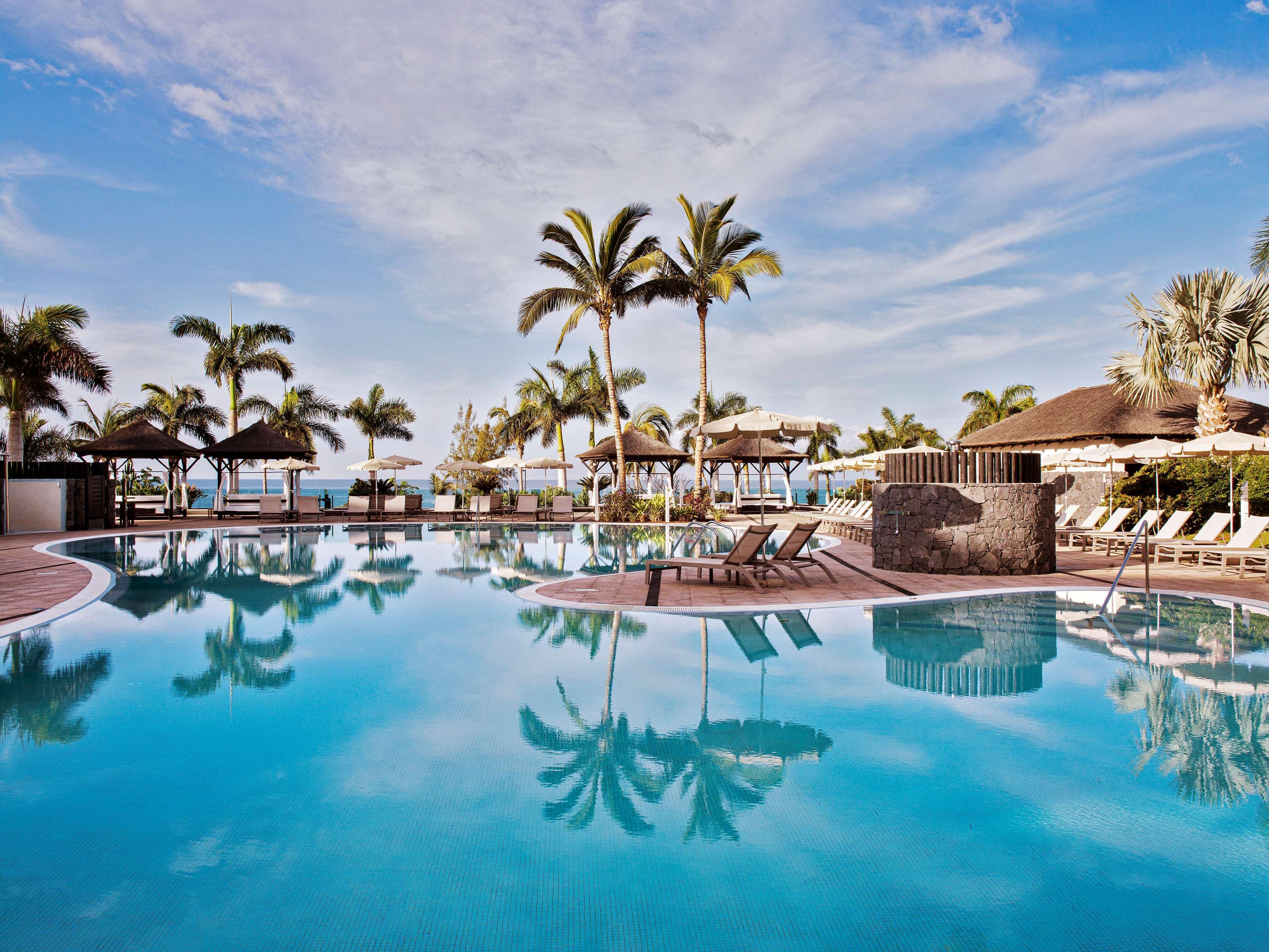 Gran Melia Palacio De Isora Resort & Spa Alcala  Ngoại thất bức ảnh The pool at the Sheraton Maldives Resort & Spa