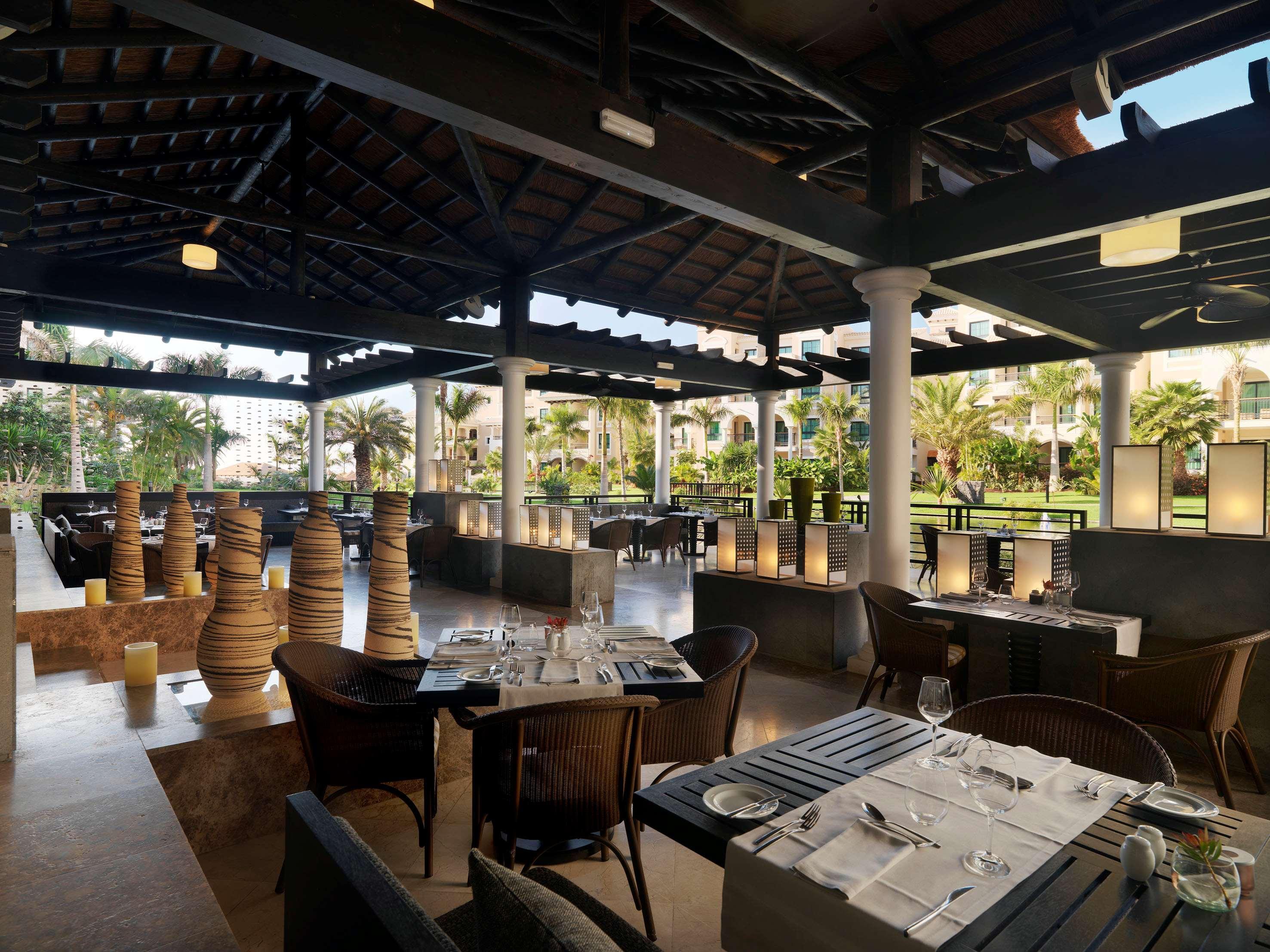 Gran Melia Palacio De Isora Resort & Spa Alcala  Nhà hàng bức ảnh The restaurant at the resort