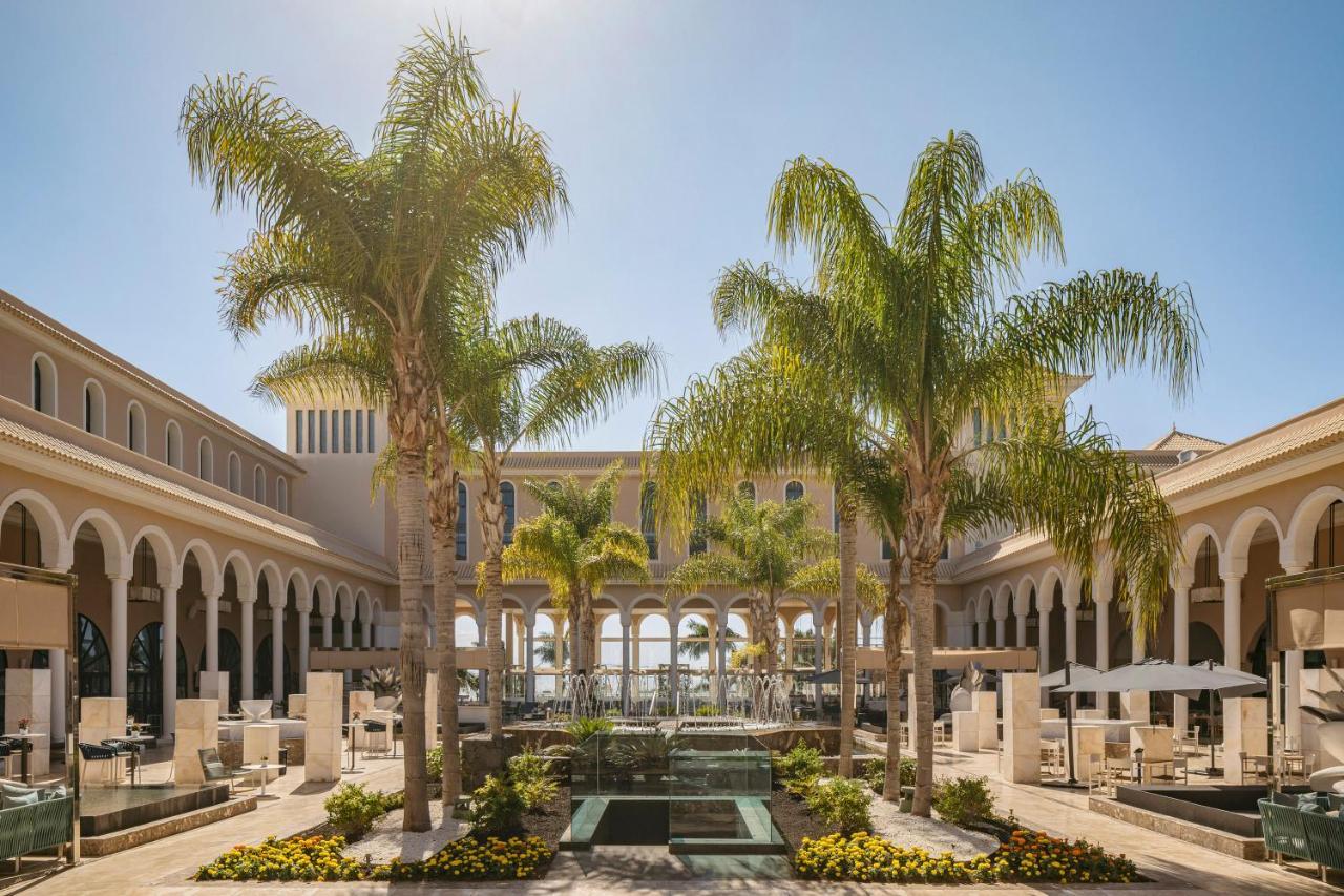 Gran Melia Palacio De Isora Resort & Spa Alcala  Ngoại thất bức ảnh The hotel's courtyard